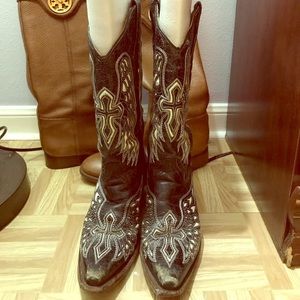 Corral boots